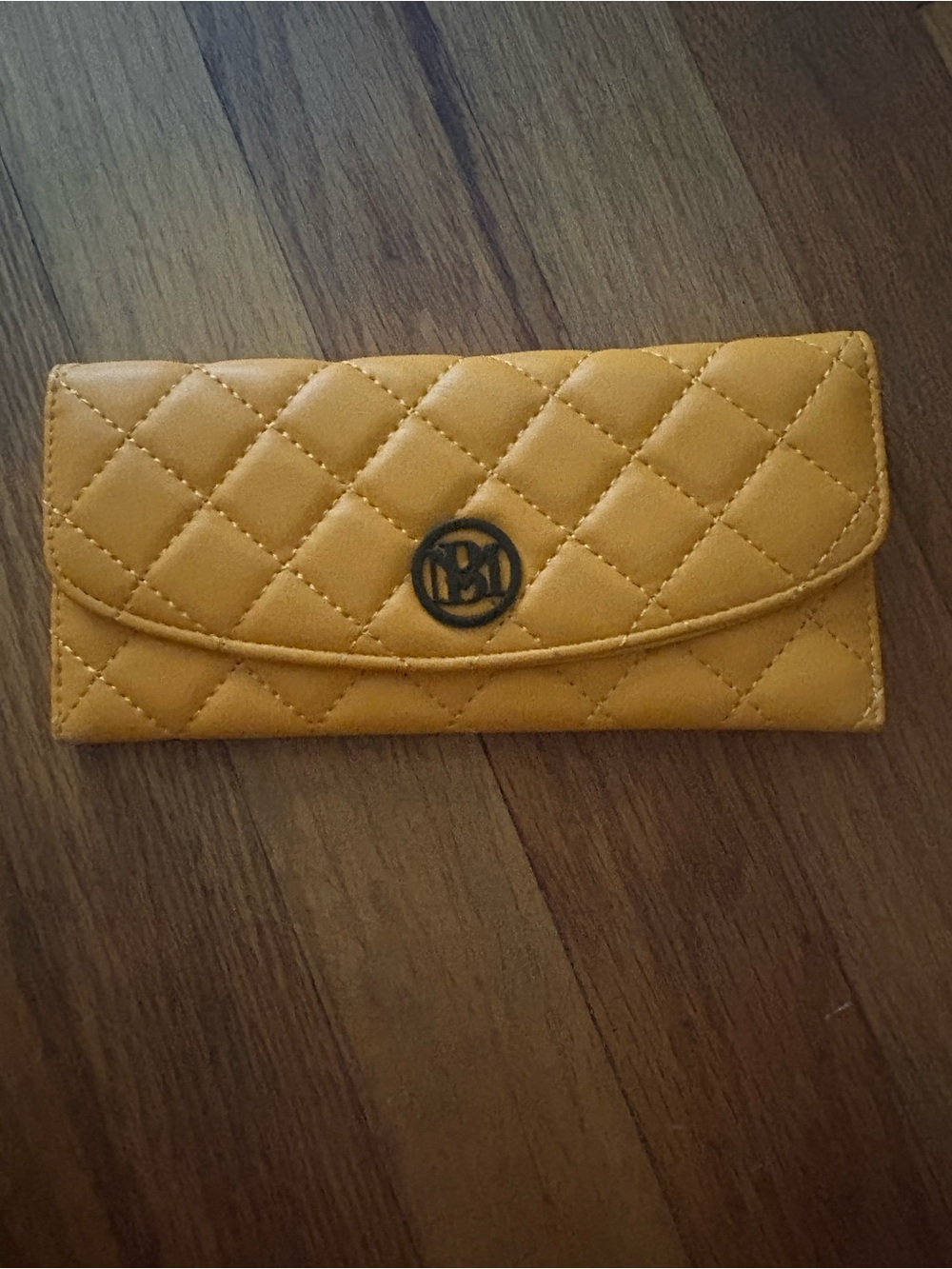 Badgley Mishka Quilted Yellow Leather Wallet Clutch - Designer-Inspired - Picture 2 of 4